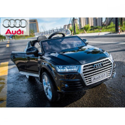 Акумулаторен джип Audi Q7
