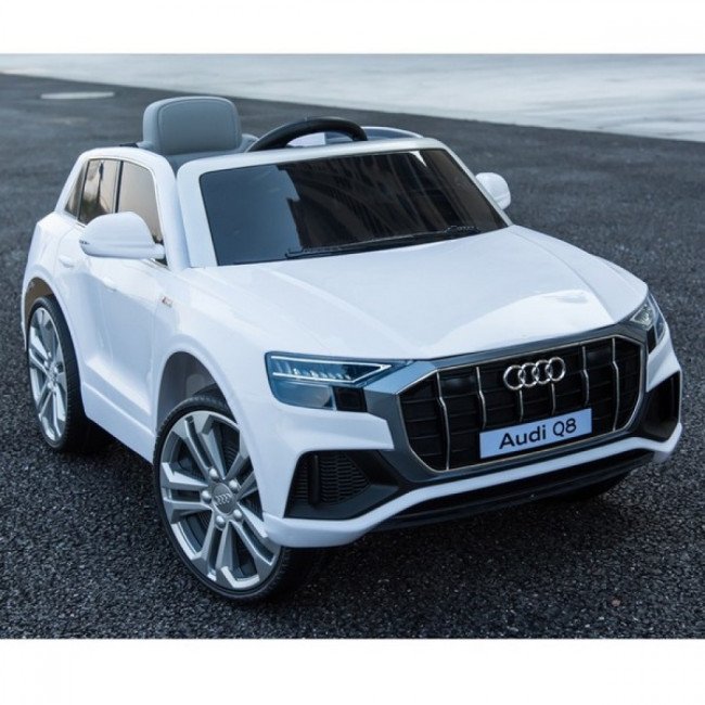 Акумулаторен джип Audi Q8