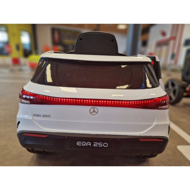 Акумулаторен джип Mercedes EQA 250