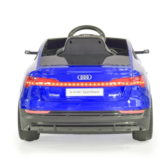 Акумулаторен джип Audi Sportback син металик Акумулаторен джип Audi Sportback син металик